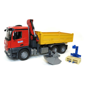 Camion Mercedes Benz Arocs cu macara, BRUDER