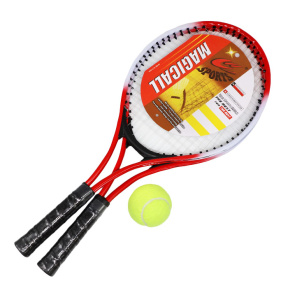 Rachete de tenis cu minge și husă, roșie